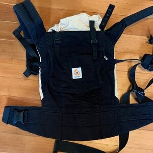 Ergobaby Black Carrier